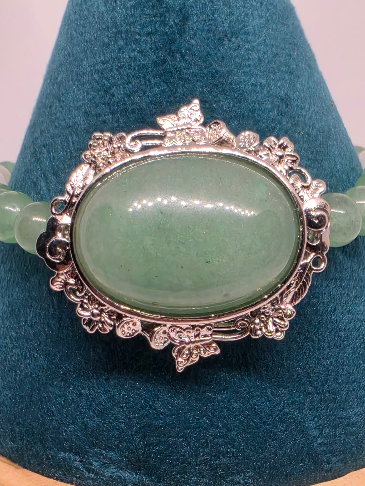 Green aventurine and white jade bracelet