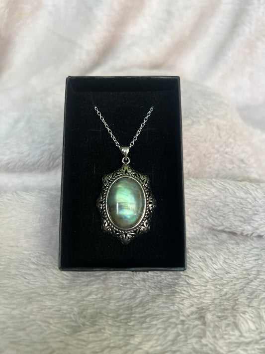 💎 Labradorite Glow Necklace 💎