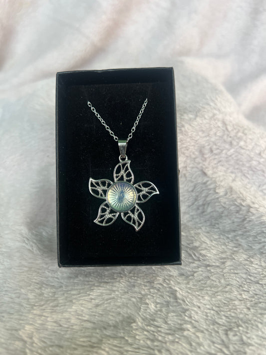 🌸 925 Sterling Silver Opal Flower Necklace 🌸