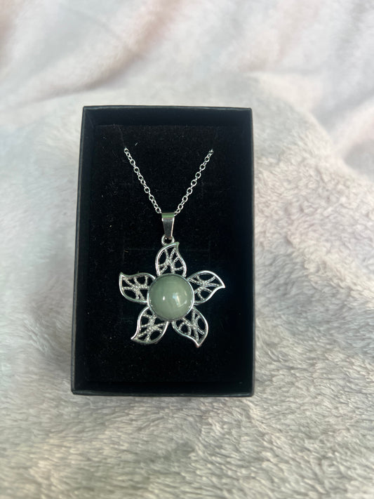 🌿 925 Sterling Silver Jade Flower Necklace 🌿